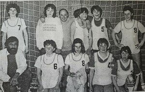 en 1984 
Debout: Valérie S, Patricia H, André L, Chantal C, Annie B, Sylvie V
assis: Bernard M, Laurence L, Isabelle M, Sylvie S, Béatrice D.
